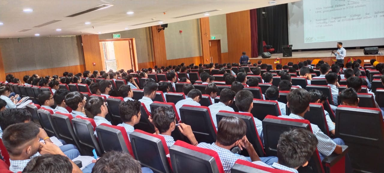 NTSE SEMINAR CONDUCTED AT M. R. VIVEKANAND MODEL SCHOOL FOR STUDENTS OF CLASS 9TH AND 10TH